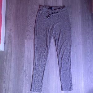 Gray stretchy leggings with strings ankle length